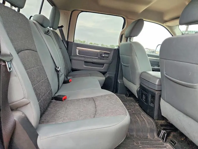 2015 RAM 1500 SLT  