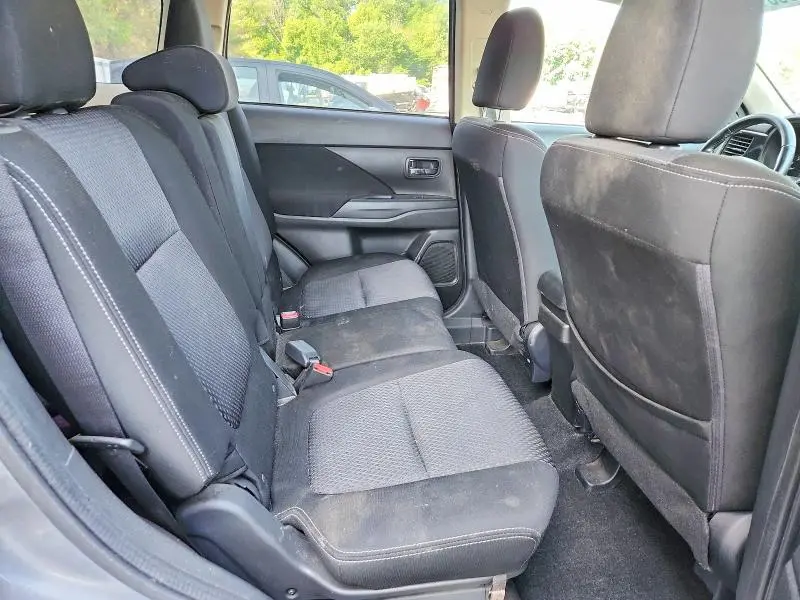 2017 MITSUBISHI OUTLANDER SE  