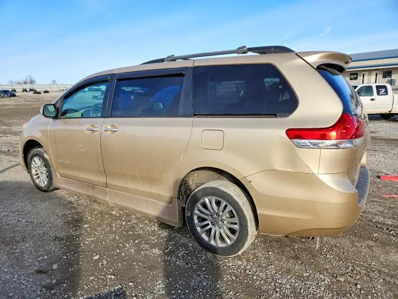2011 TOYOTA SIENNA XLE  