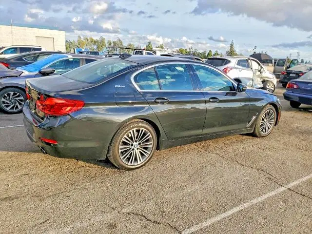 2019 BMW 530E   