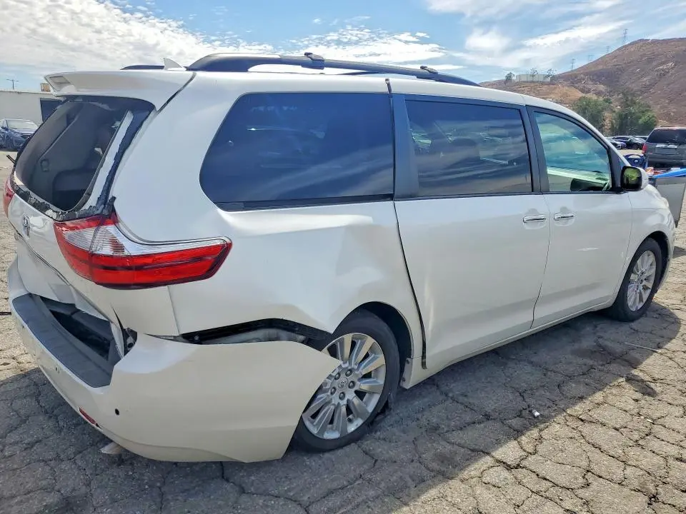 2015 TOYOTA SIENNA LIMITED PREMIUM 7-PASSENGER  