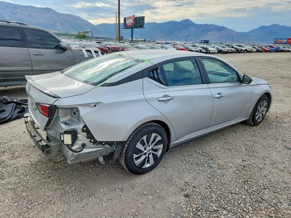 2024 NISSAN ALTIMA S  