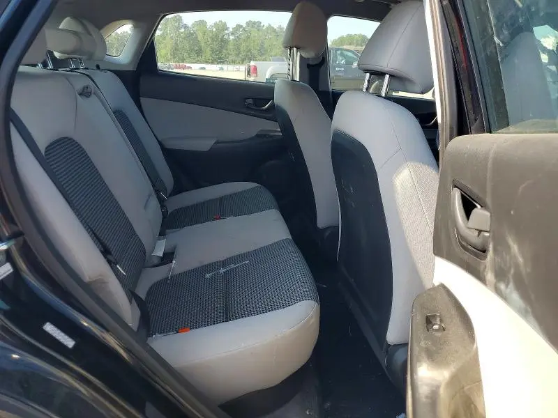 2023 HYUNDAI KONA SE  