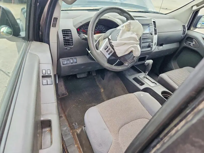 2013 NISSAN FRONTIER SV V6  