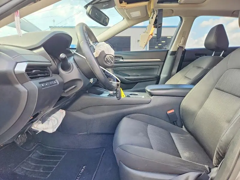 2019 NISSAN ALTIMA SV  