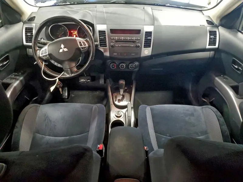 2013 MITSUBISHI OUTLANDER ES  