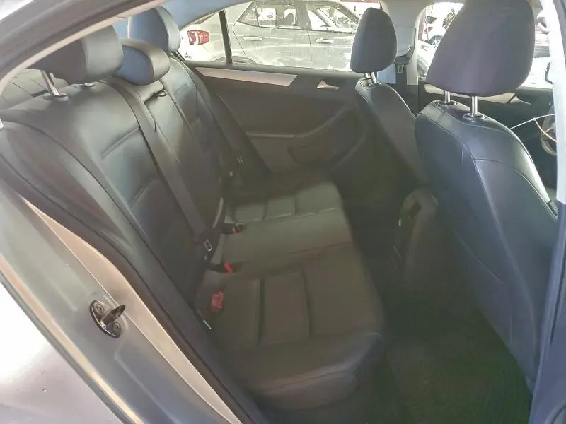 2013 VOLKSWAGEN JETTA SE  