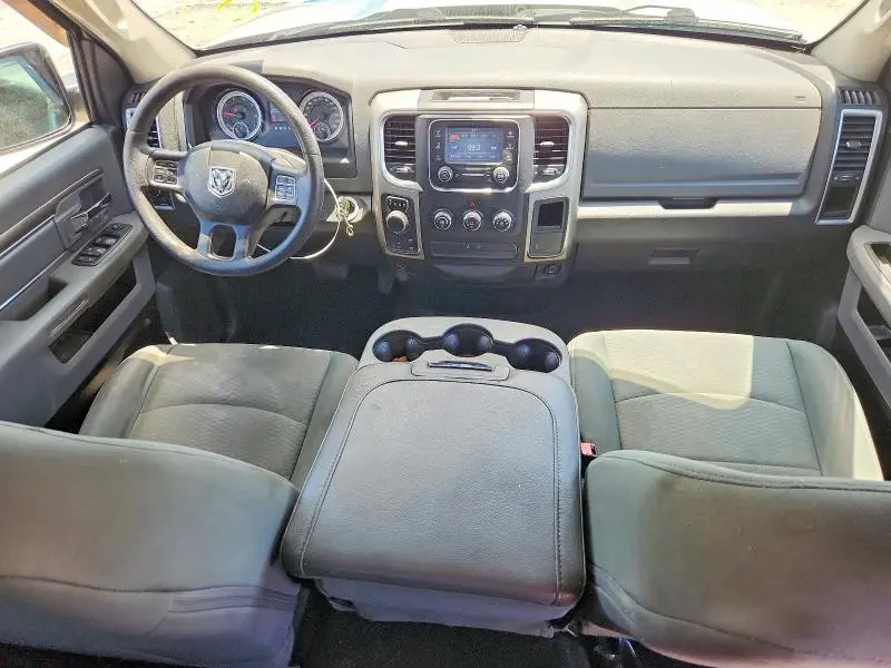 2016 RAM 1500 SLT  