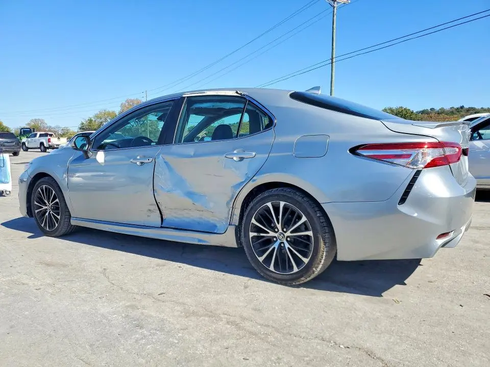 2020 TOYOTA CAMRY SE  