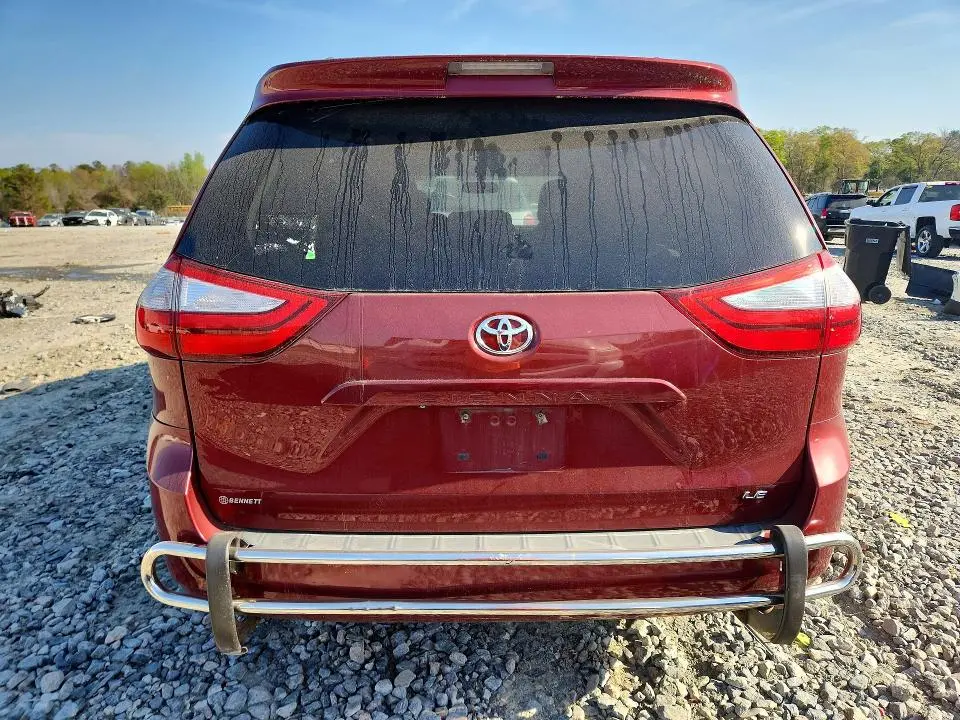 2015 TOYOTA SIENNA LE 8-PASSENGER  