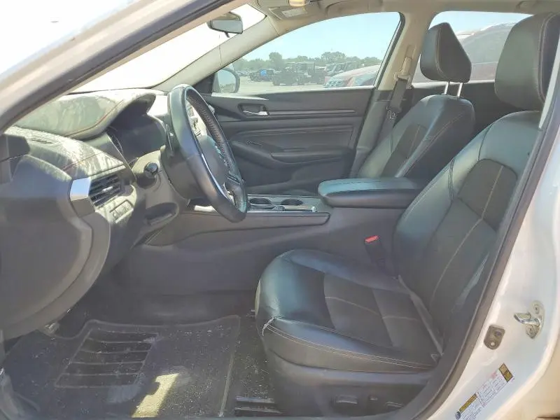 2019 NISSAN ALTIMA SR  