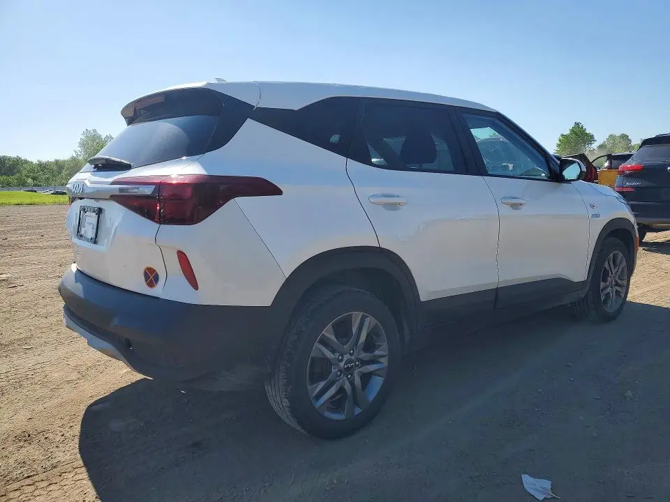 2022 KIA SELTOS LX  