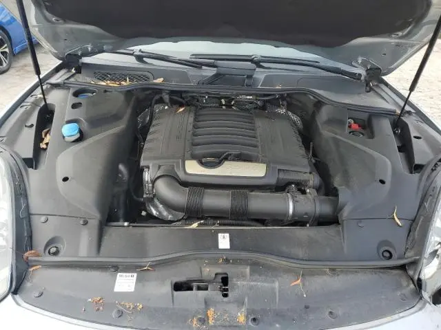 2017 PORSCHE CAYENNE   