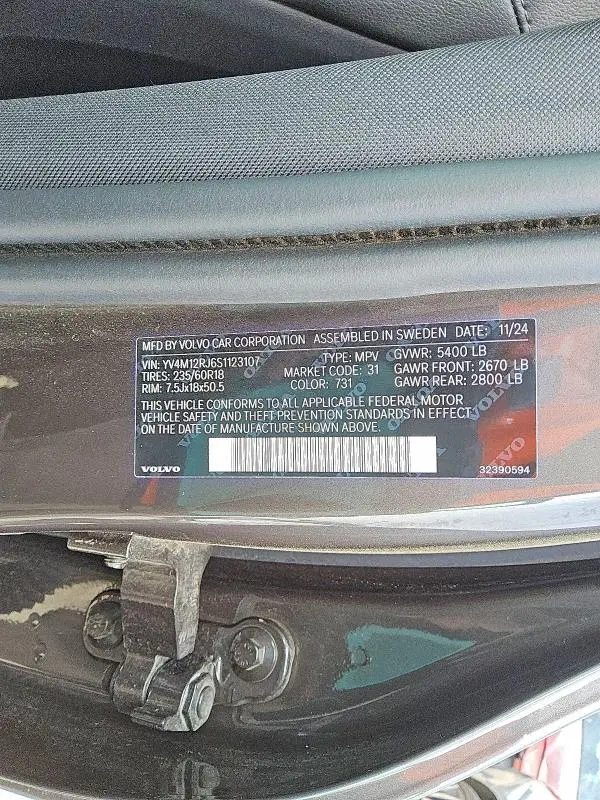 2025 VOLVO XC60 CORE  