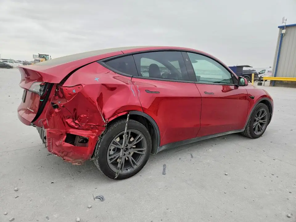 2025 TESLA MODEL Y   