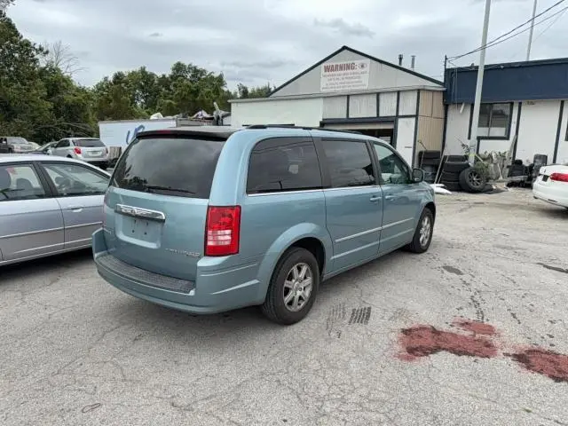 2010 CHRYSLER TOWN & COUNTRY TOURING  