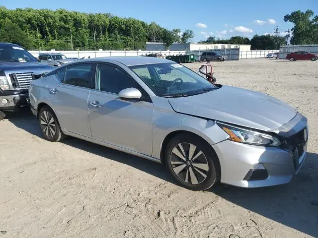 2022 NISSAN ALTIMA SV  