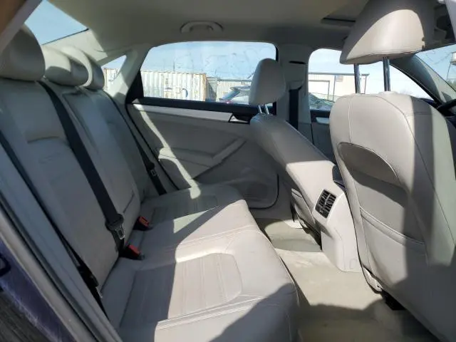 2013 VOLKSWAGEN PASSAT SE  