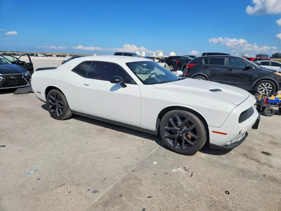 2021 DODGE CHALLENGER SXT  