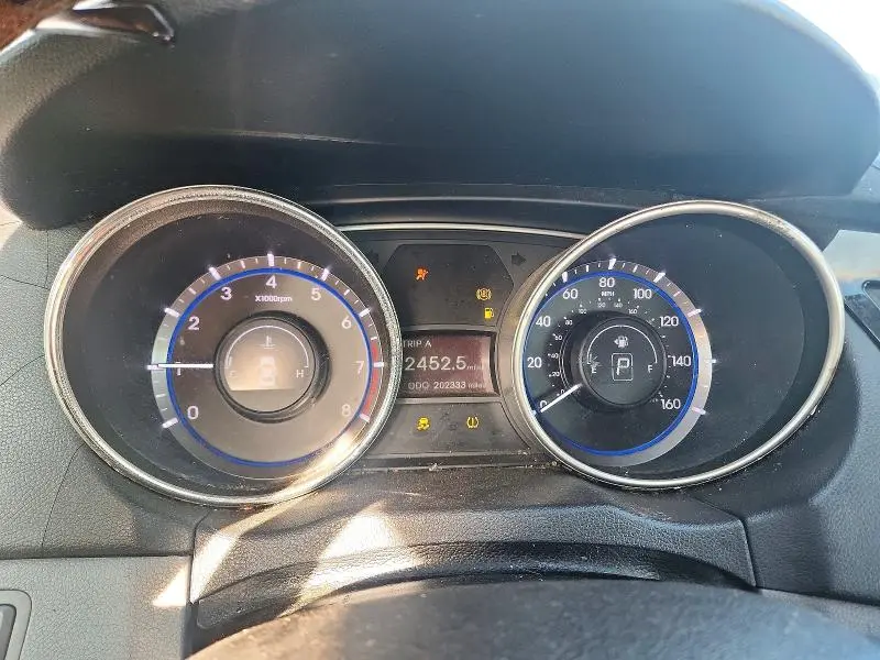2011 HYUNDAI SONATA GLS  