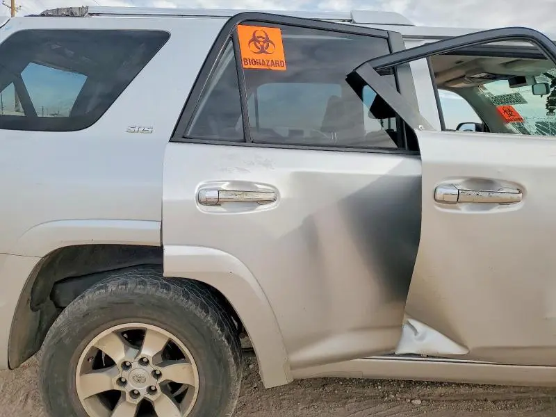 2010 TOYOTA 4RUNNER SR5  