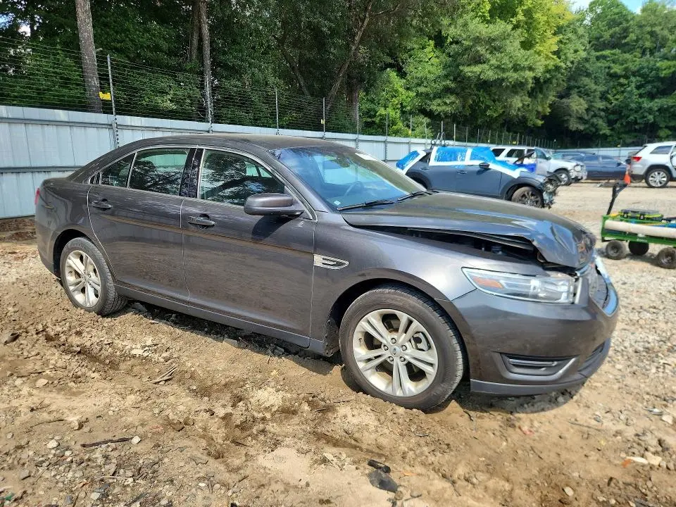 2017 FORD TAURUS SEL  