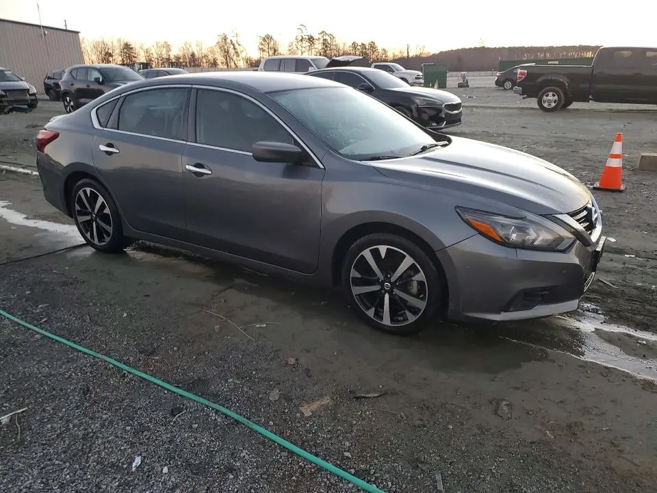 2018 NISSAN ALTIMA SR  