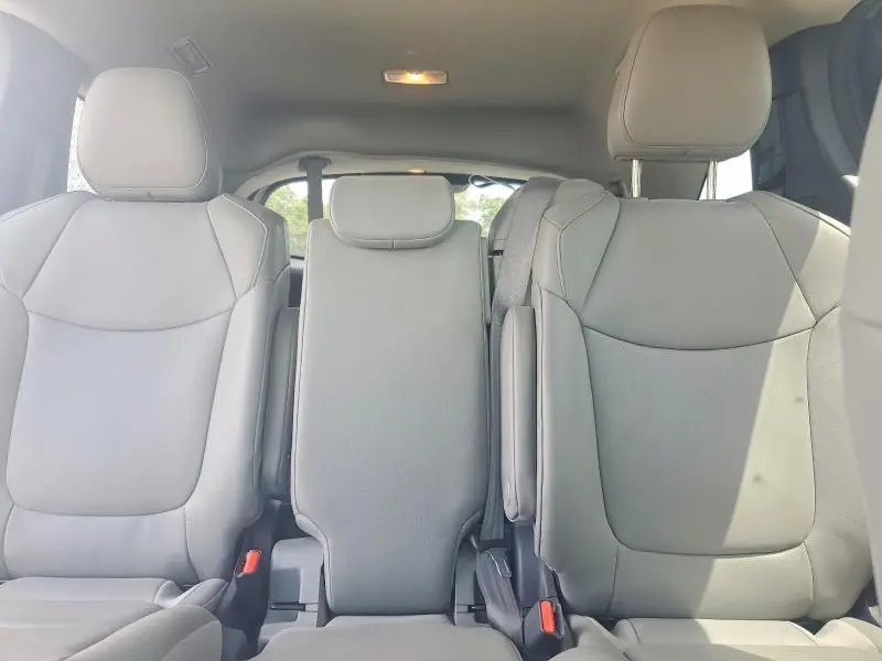 2025 TOYOTA SIENNA XLE 8-PASSENGER  