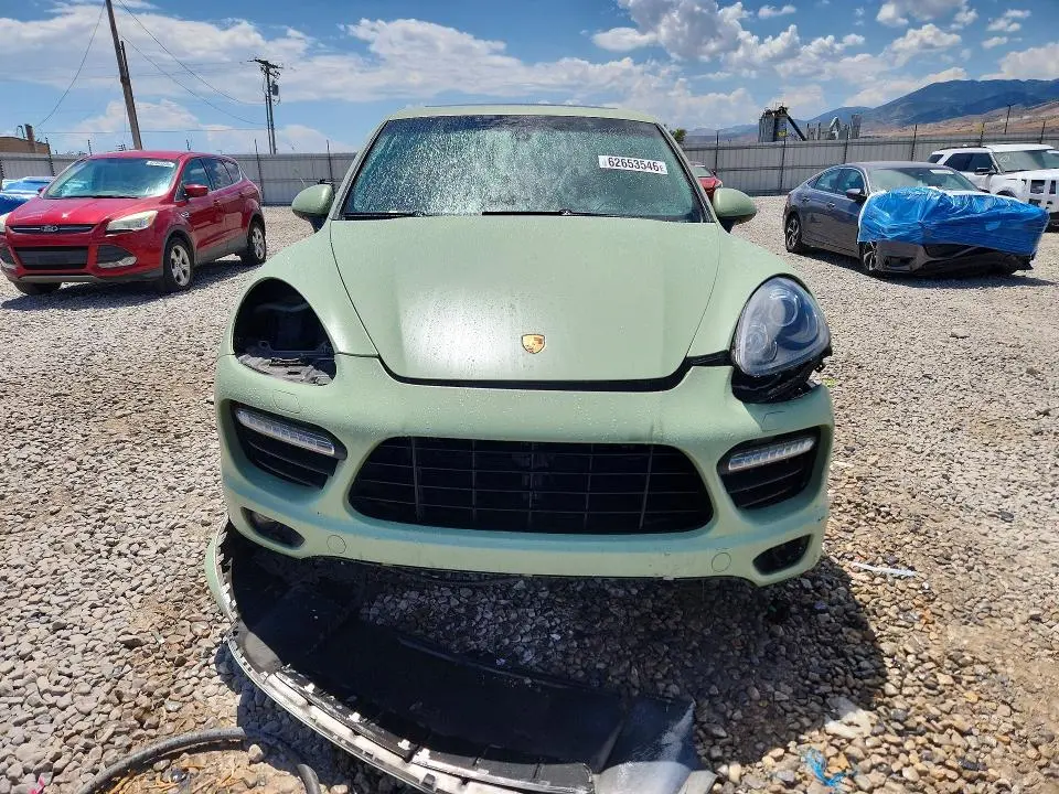 2014 PORSCHE CAYENNE GTS  