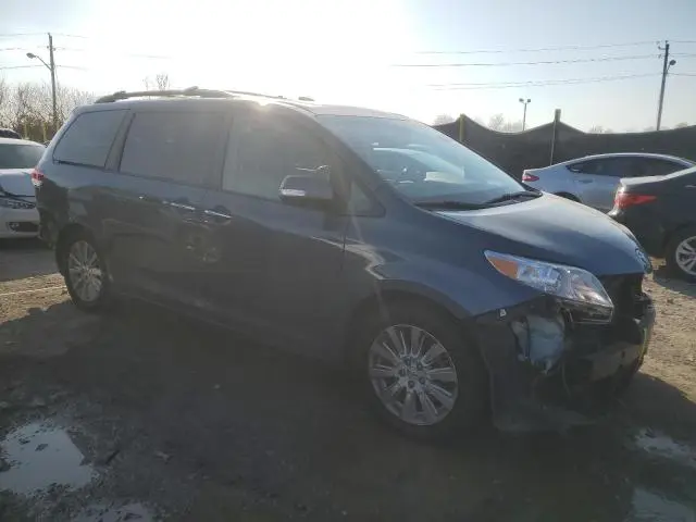 2013 TOYOTA SIENNA XLE  