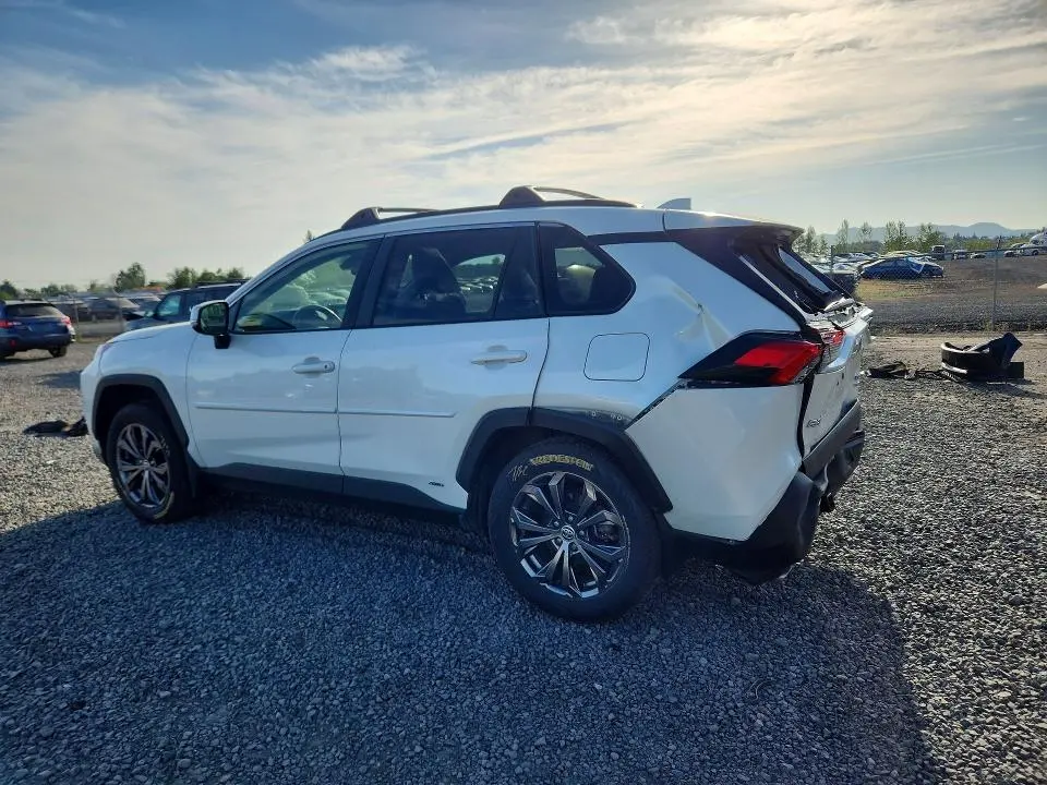 2022 TOYOTA RAV4 XLE PREMIUM  