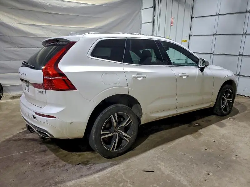 2018 VOLVO XC60 T8 R-DESIGN  