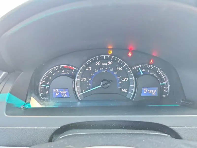 2012 TOYOTA CAMRY XLE V6  