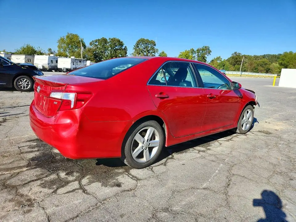 2014 TOYOTA CAMRY SE  