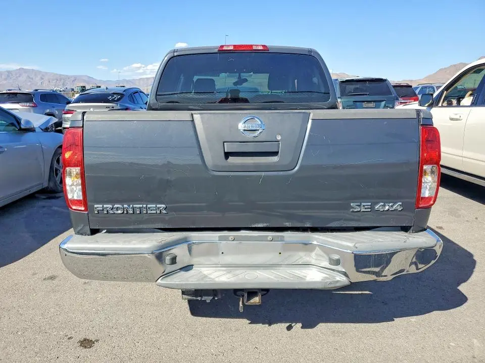 2010 NISSAN FRONTIER CREW CAB SE  