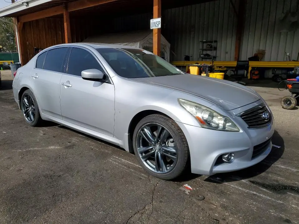2011 INFINITI G37   