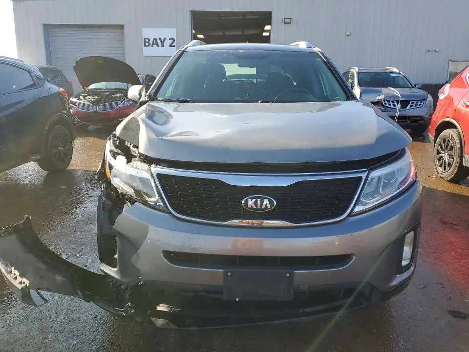 2014 KIA SORENTO LX  