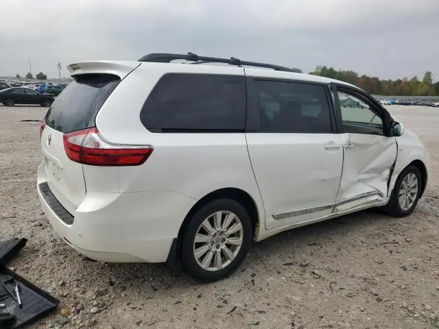2017 TOYOTA SIENNA XLE  