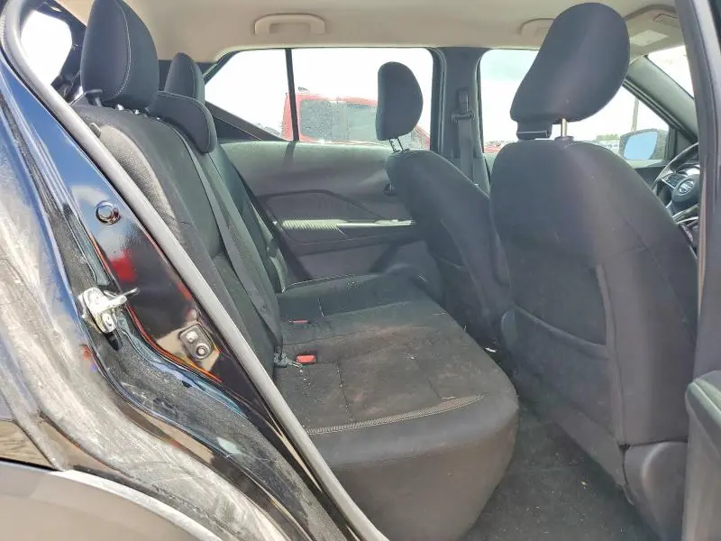 2019 NISSAN KICKS S  