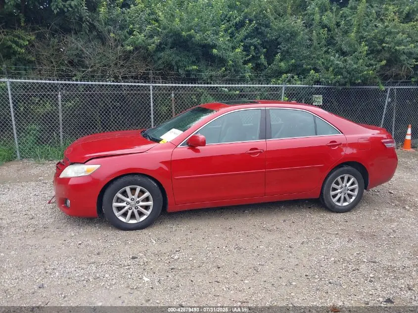 2011 TOYOTA CAMRY XLE
