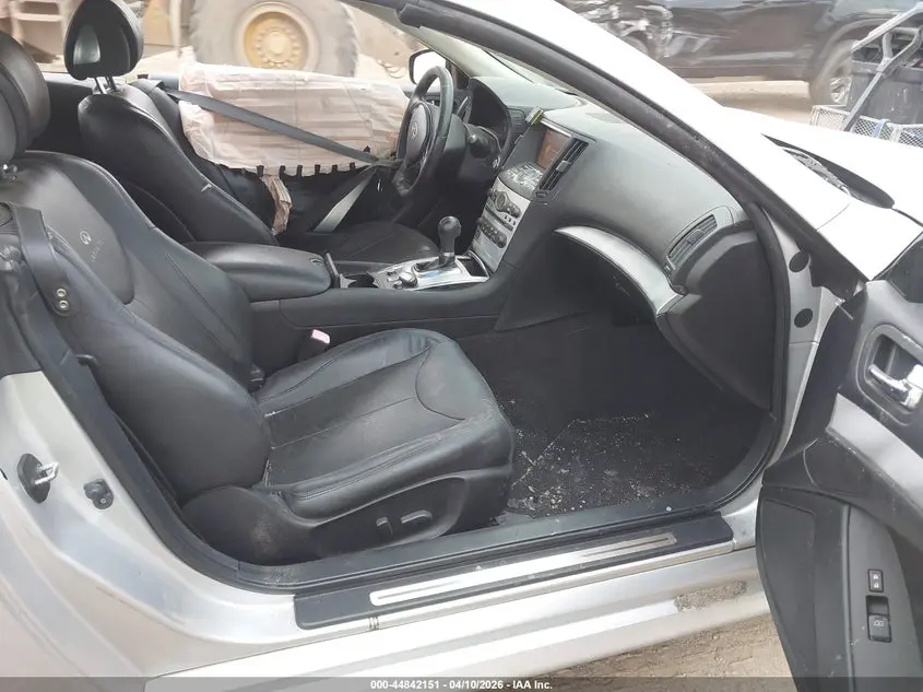 2010 INFINITI G37  