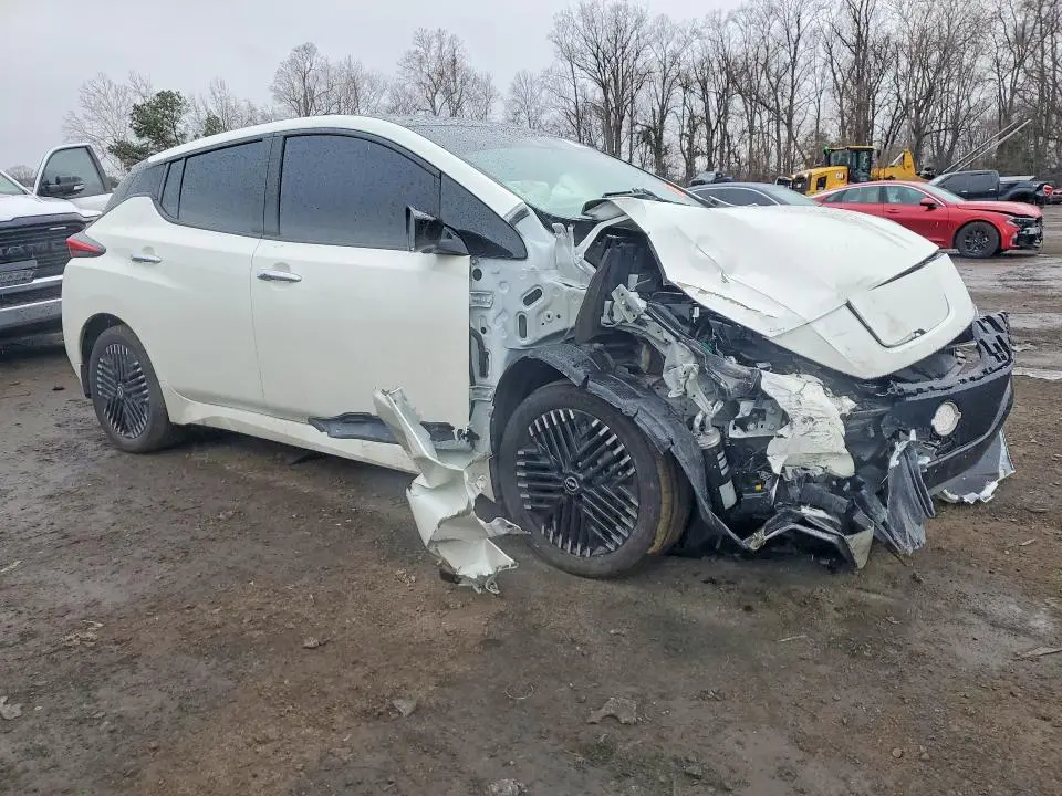2023 NISSAN LEAF SV PLUS  