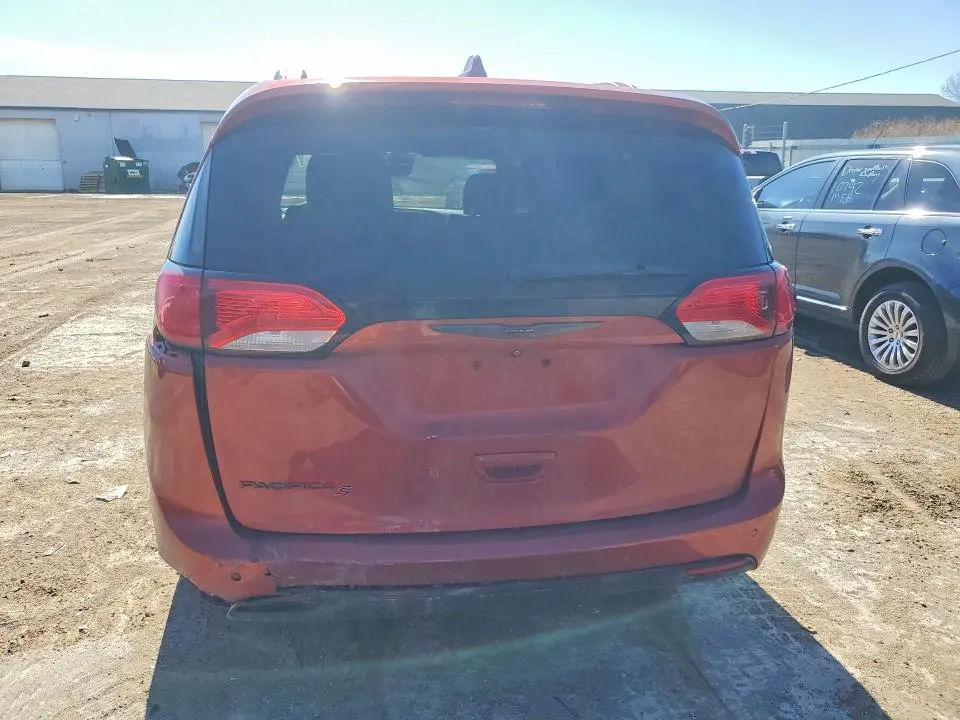 2018 CHRYSLER PACIFICA TOURING L PLUS  