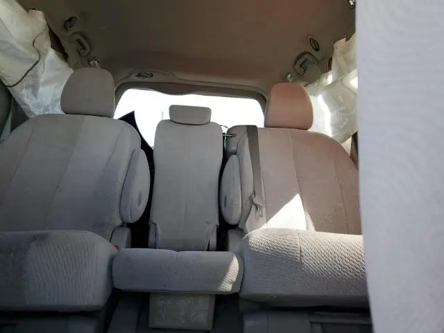2012 TOYOTA SIENNA LE  