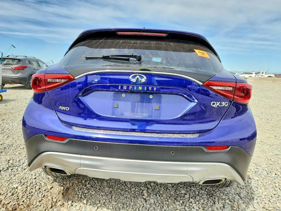2017 INFINITI QX30 PREMIUM  