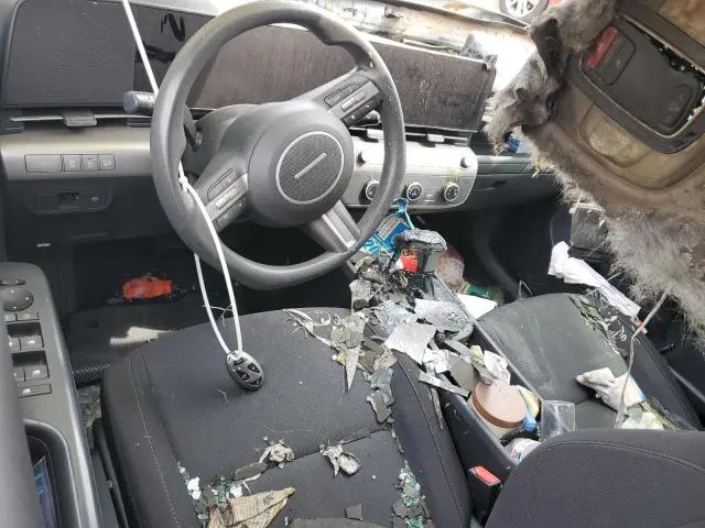 2024 HYUNDAI KONA SE  