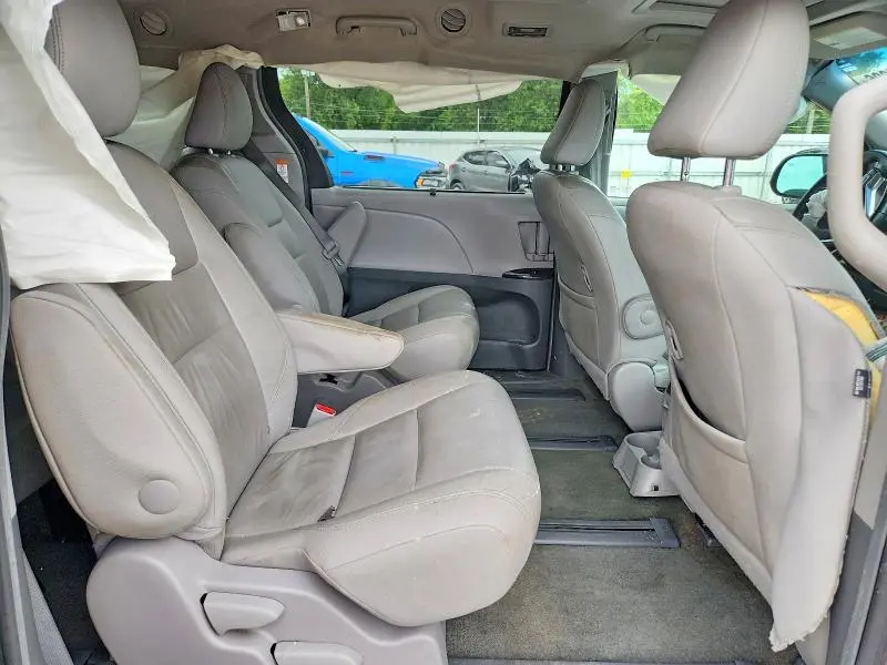 2015 TOYOTA SIENNA XLE PREMIUM 7-PASSENGER  