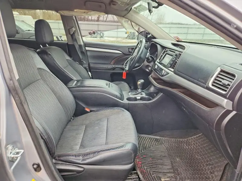 2015 TOYOTA HIGHLANDER LE  