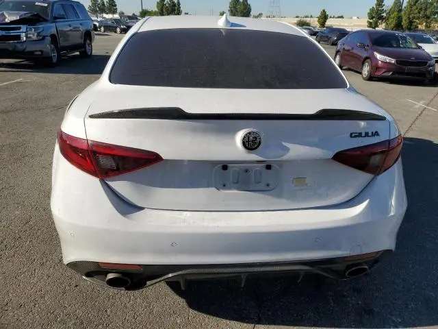 2021 ALFA ROMEO GIULIA SPORT  