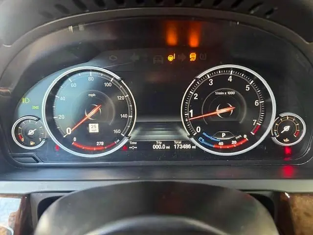 2015 BMW 750 XI  